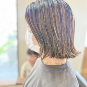 伸びた上も気になる!!グレイヘアも気になる。。。。。。