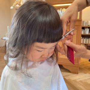 ニコニコお子様カットと臨時お休みのお知らせです